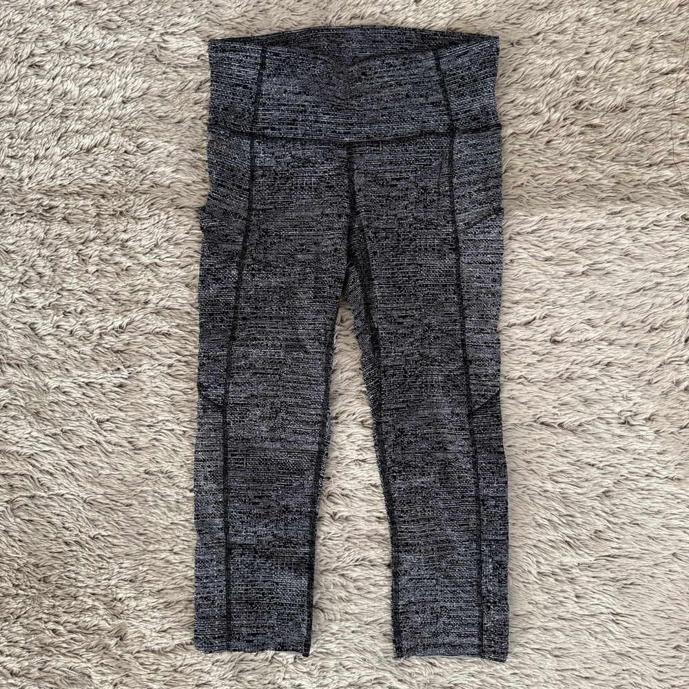 Lululemon Fast and Free Crop 19” Size 6